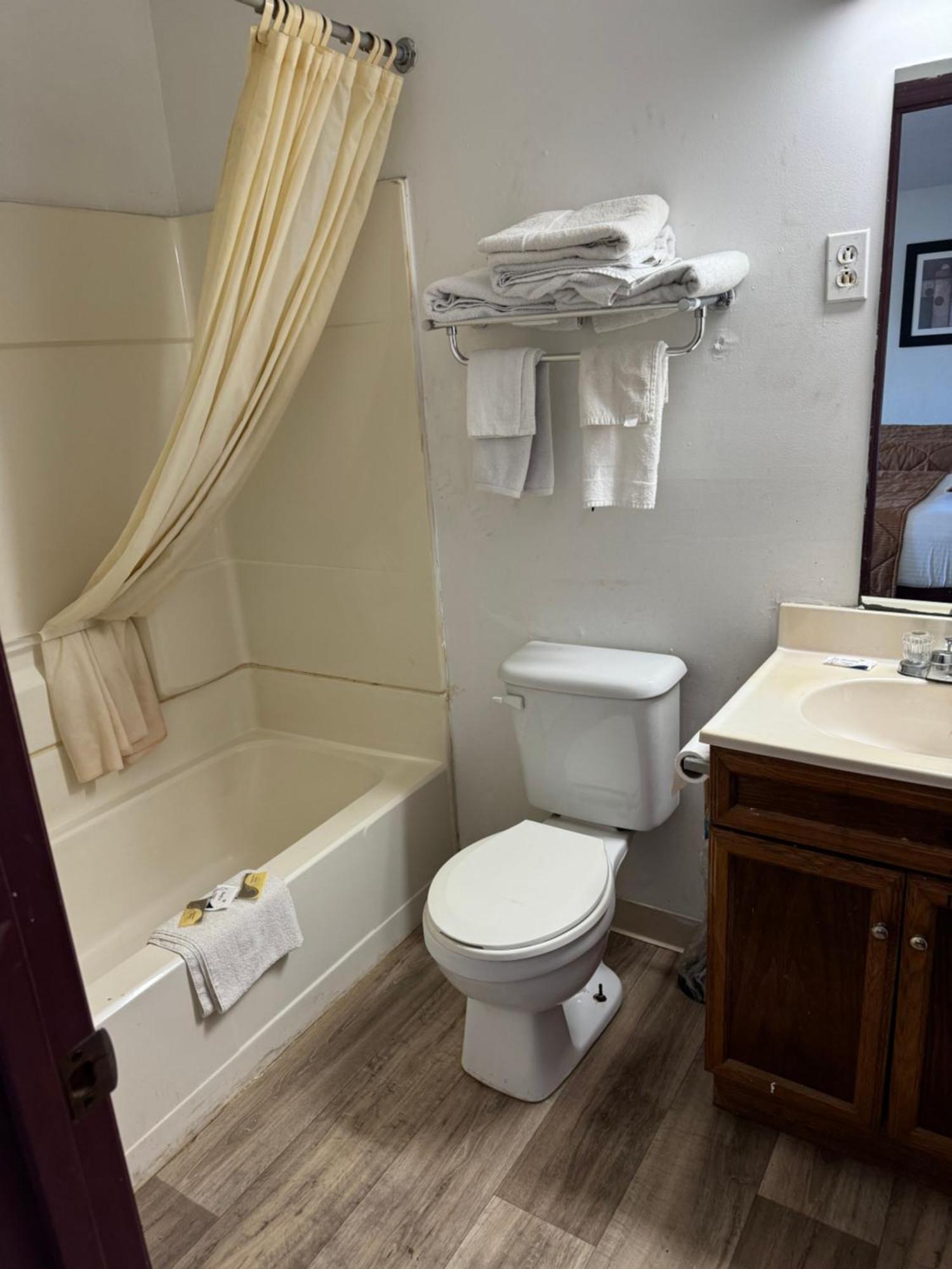 Royal Inn Albany エクステリア 写真